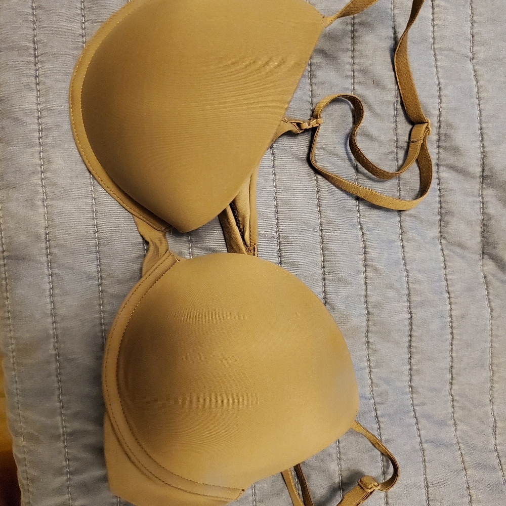 Beige 32c push up Victoria secret